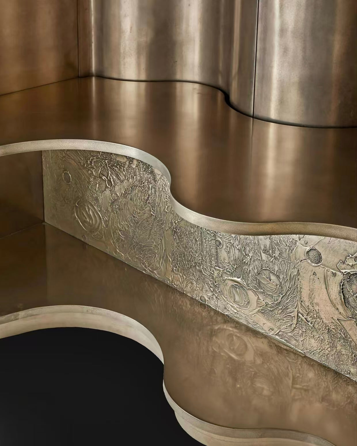 Luxury Italian Queen Roma Cabinet