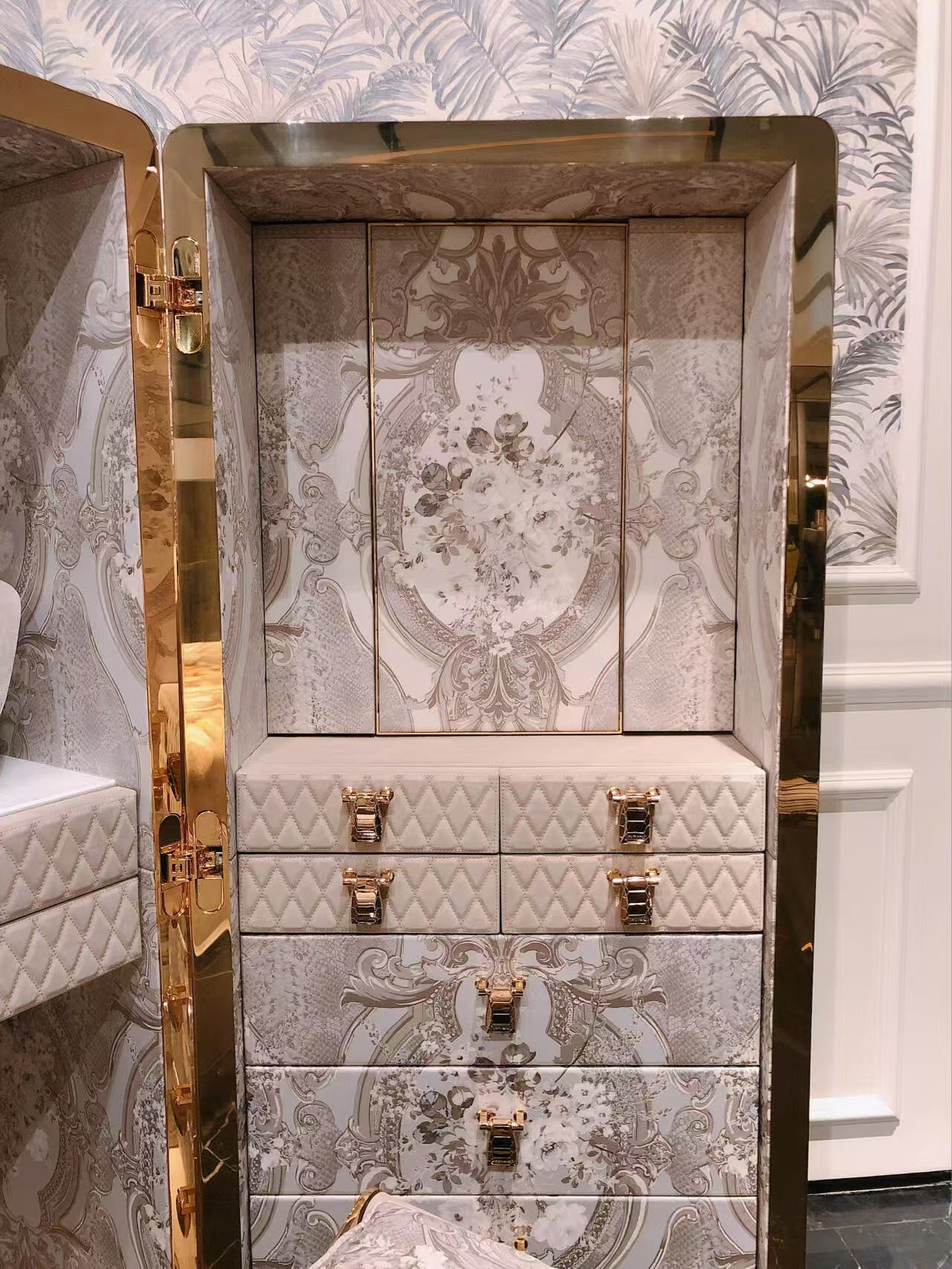 Luxury Italian Jewelry Cabinet Design