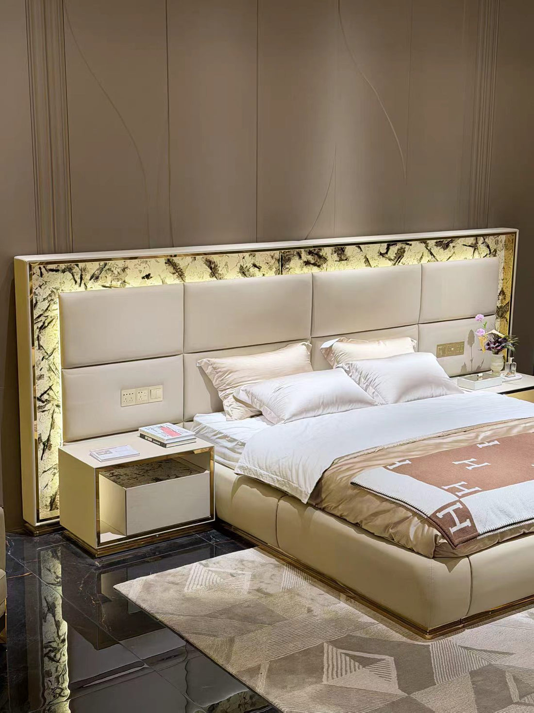 Custom Luxury Leather Bed for Villa & Hotel Projects