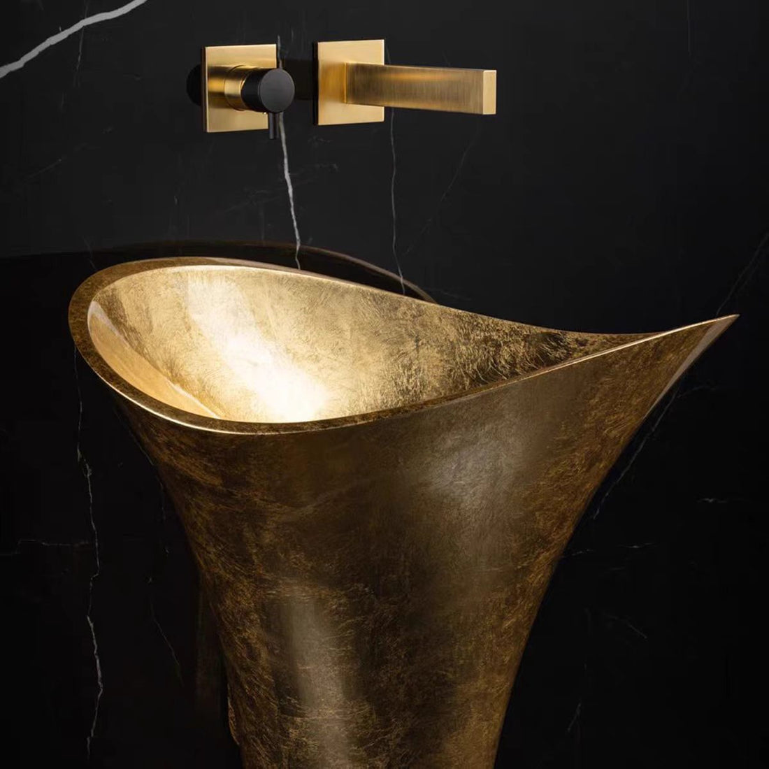 Custom Metal Pedestal Bathroom Vanity for Luxury Villa & Hotel Projects