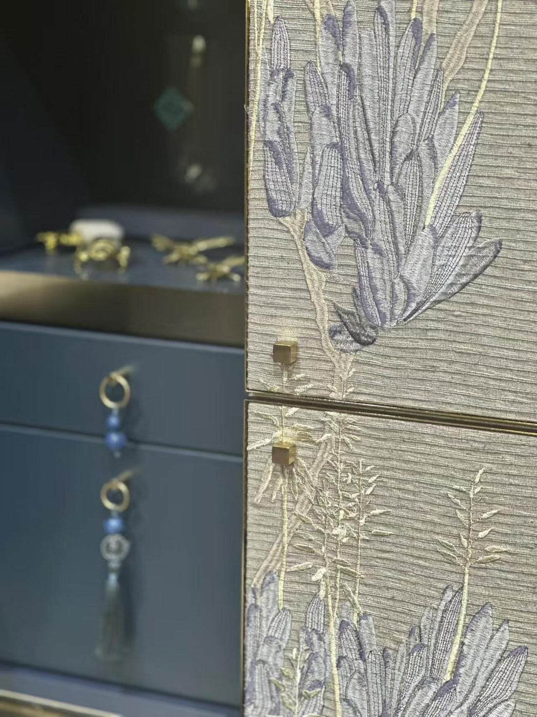 Luxury Embroidered Leather Wine Cabinet Design