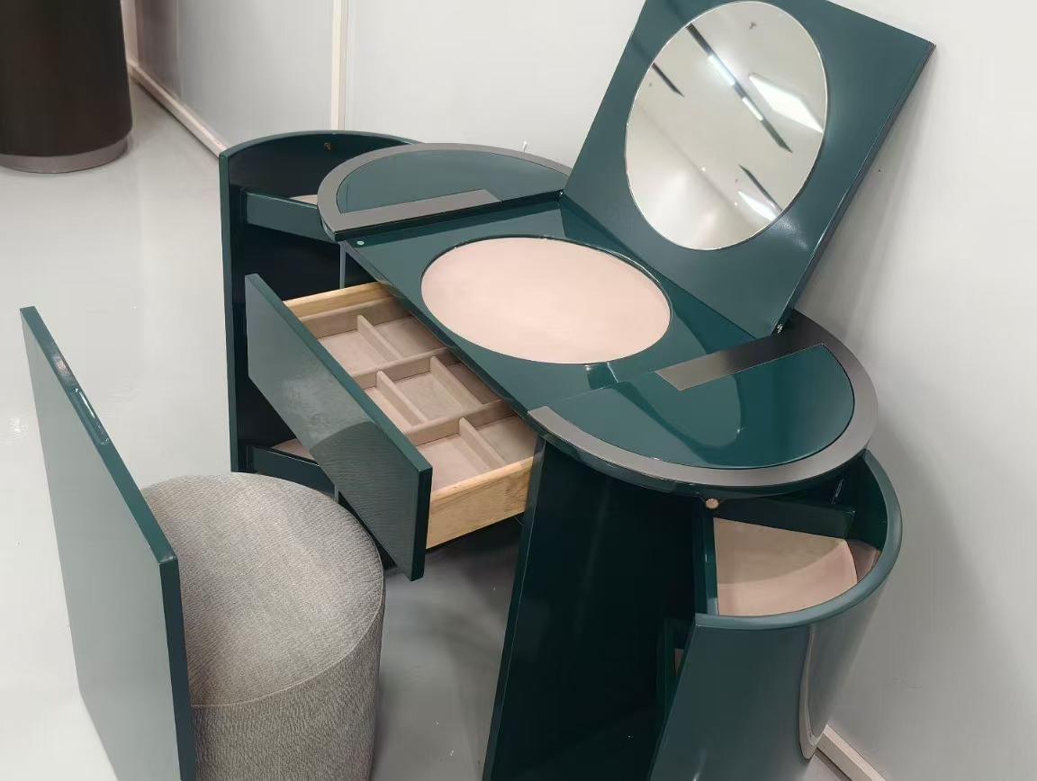 Luxury Italian Vanity Table with Mirror & Leather Design