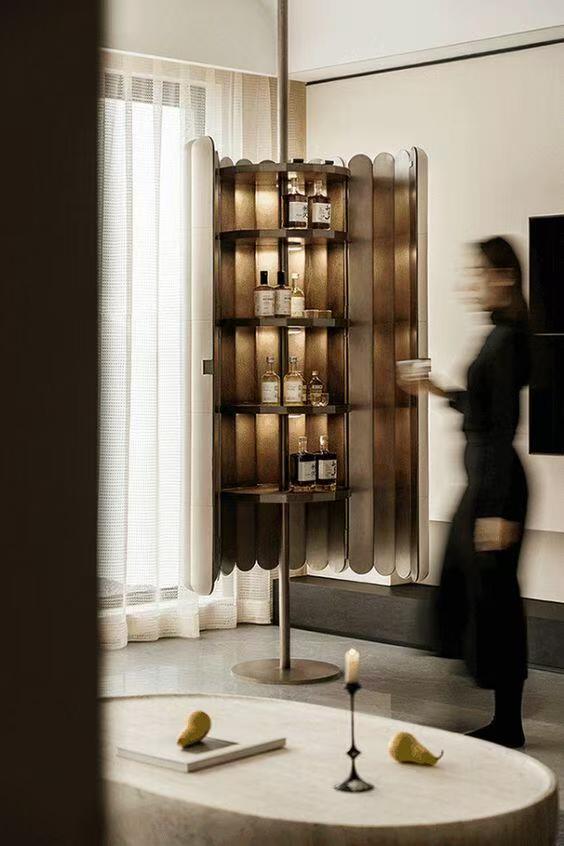 Luxury Stainless Steel Pillar Wine Cabinet with Wooden Design